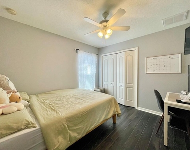 8227 Midnight Sun Court - Photo Thumbnail 20