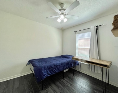 8227 Midnight Sun Court - Photo Thumbnail 17