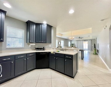 8227 Midnight Sun Court - Photo Thumbnail 10