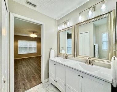 12534 Chenwood Avenue - Photo Thumbnail 15