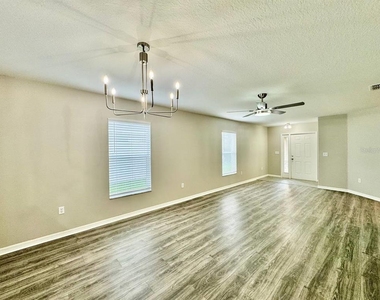 12534 Chenwood Avenue - Photo Thumbnail 4