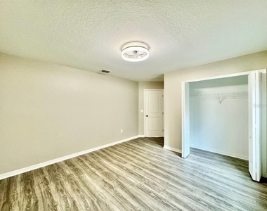 12534 Chenwood Avenue - Photo Thumbnail 25