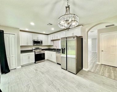 12534 Chenwood Avenue - Photo Thumbnail 6