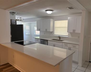 1108 Hollywood Avenue - Photo Thumbnail 2