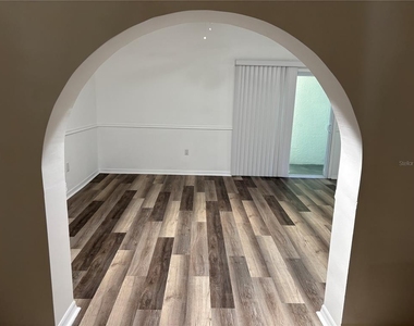 1108 Hollywood Avenue - Photo Thumbnail 8