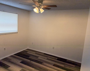 1108 Hollywood Avenue - Photo Thumbnail 15
