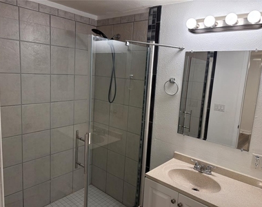 1108 Hollywood Avenue - Photo Thumbnail 14