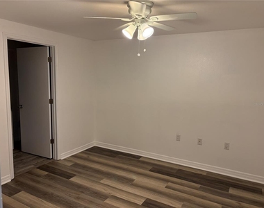 1108 Hollywood Avenue - Photo Thumbnail 11