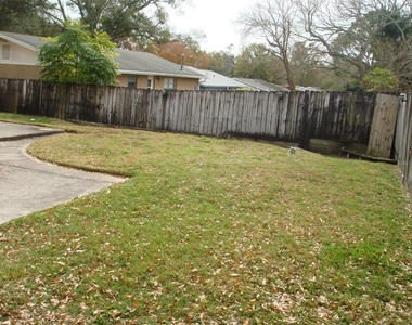 1108 Hollywood Avenue - Photo Thumbnail 20