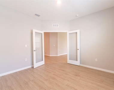 4005 Westwood Fields Loop - Photo Thumbnail 14