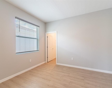 4005 Westwood Fields Loop - Photo Thumbnail 13