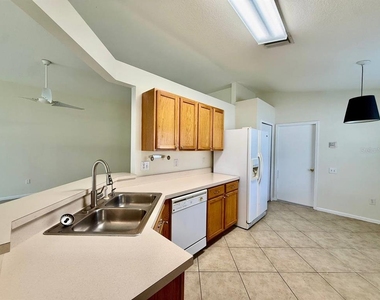 5855 Count Turf Lane - Photo Thumbnail 16