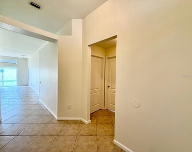 5855 Count Turf Lane - Photo Thumbnail 4