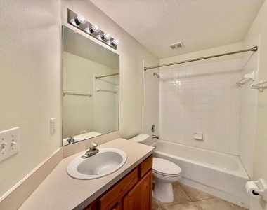 5855 Count Turf Lane - Photo Thumbnail 35