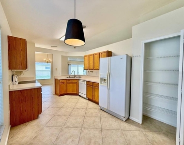 5855 Count Turf Lane - Photo Thumbnail 18