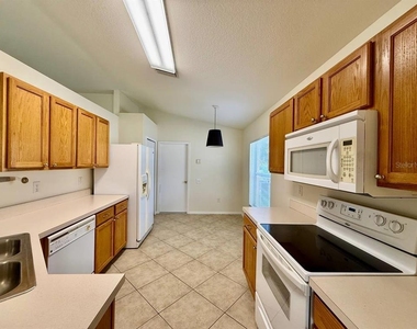 5855 Count Turf Lane - Photo Thumbnail 15