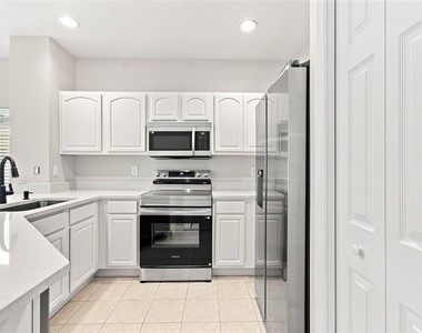 8574 Trail Wind Drive - Photo Thumbnail 7