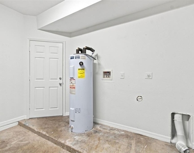 8574 Trail Wind Drive - Photo Thumbnail 23