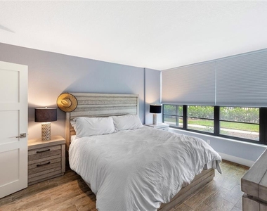 17580 Gulf Boulevard - Photo Thumbnail 21