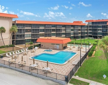 17580 Gulf Boulevard - Photo Thumbnail 2