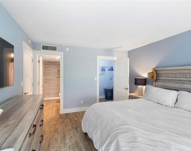 17580 Gulf Boulevard - Photo Thumbnail 22