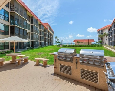 17580 Gulf Boulevard - Photo Thumbnail 35