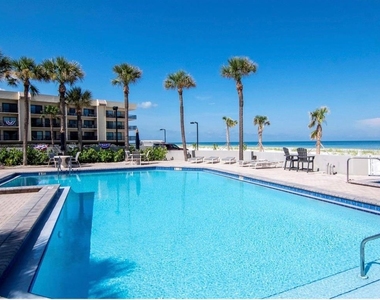 1600 Gulf Boulevard - Photo Thumbnail 2