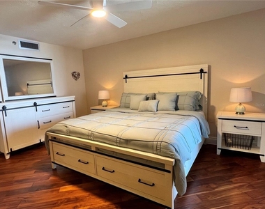1600 Gulf Boulevard - Photo Thumbnail 27