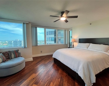 1600 Gulf Boulevard - Photo Thumbnail 17