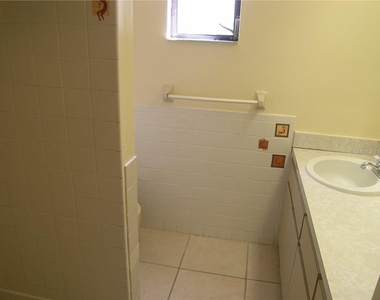2051 Sunset Grove Lane - Photo Thumbnail 4
