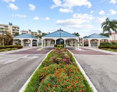 7963 Sailboat Key Boulevard S - Photo Thumbnail 27