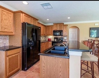 1904 Commander Way - Photo Thumbnail 2