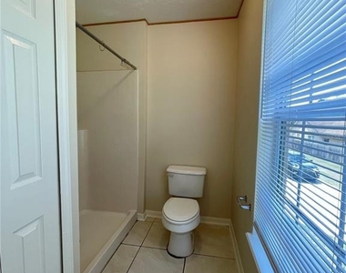 1304 Dover Drive - Photo Thumbnail 21