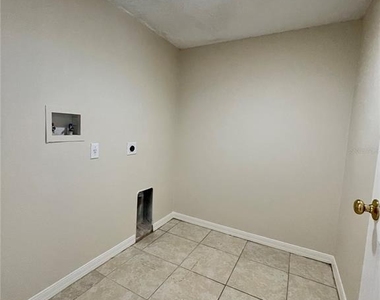 1304 Dover Drive - Photo Thumbnail 23