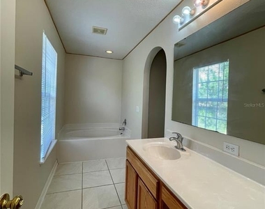 1304 Dover Drive - Photo Thumbnail 18