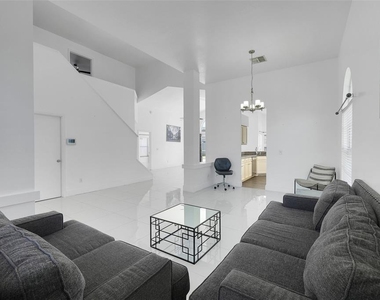 4420 Withrowwood Court - Photo Thumbnail 10