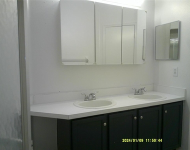 2612 Walden Court - Photo Thumbnail 10