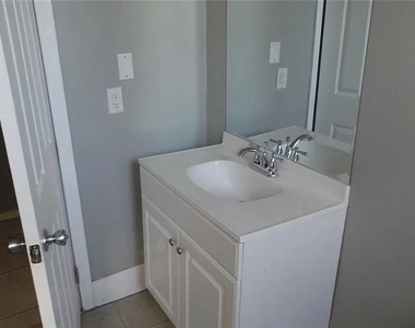707 Avenue B Sw - Photo Thumbnail 5