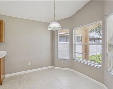 15723 Markham Drive - Photo Thumbnail 4
