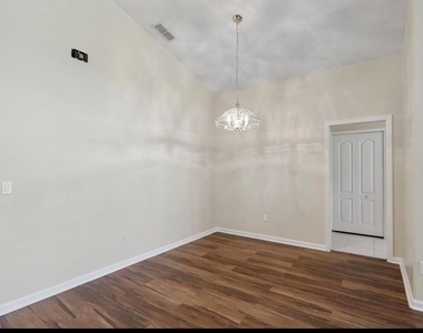 15723 Markham Drive - Photo Thumbnail 10
