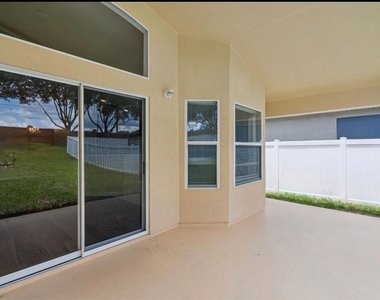 15723 Markham Drive - Photo Thumbnail 12