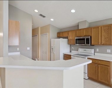 15723 Markham Drive - Photo Thumbnail 5