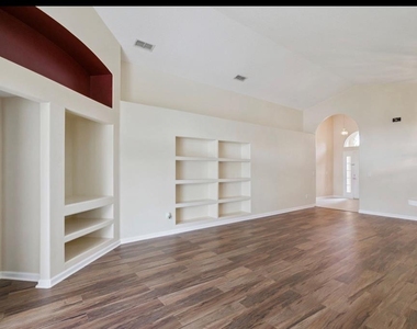 15723 Markham Drive - Photo Thumbnail 2