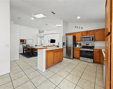 8105 Santee Drive - Photo Thumbnail 7