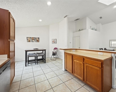 8105 Santee Drive - Photo Thumbnail 9