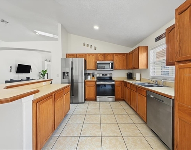8105 Santee Drive - Photo Thumbnail 8