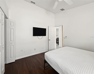 8105 Santee Drive - Photo Thumbnail 31