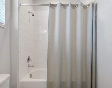 1121 Hendon Loop - Photo Thumbnail 34