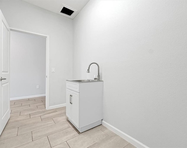 1121 Hendon Loop - Photo Thumbnail 37