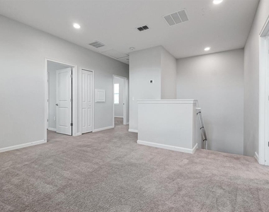 1121 Hendon Loop - Photo Thumbnail 22